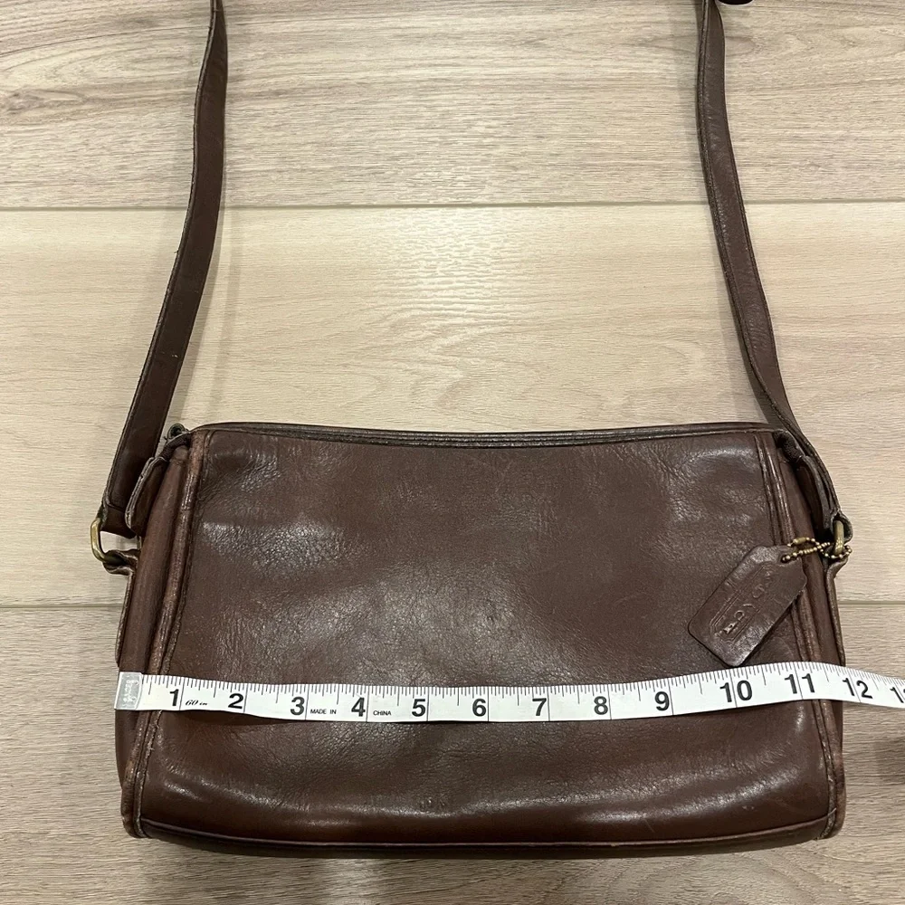 VINTAGE Coach Taylor Zip Crossbody Bag Leather 9944 MADE IN USA